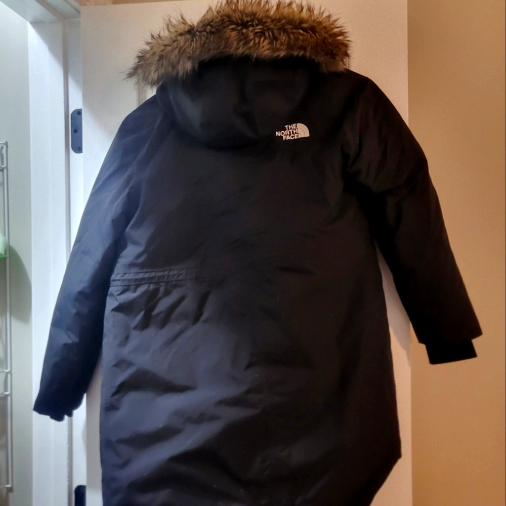 (Used) North Face Girls’ North Down Triclimate w fur lined hood